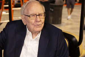 Tỷ phú Warren Buffett bất ngờ có thông báo quan trọng về bầu cử Tổng thống Mỹ