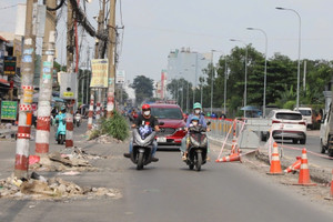 Đường rộng 30m nối vào sân bay Tân Sơn Nhất lỡ hẹn thông xe tháng 10