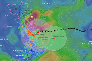 Bão đổ bộ sáng nay, miền Trung đỉnh điểm mưa lớn, gió mạnh