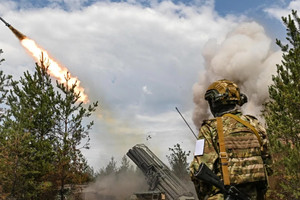 Nga tiến xa thêm ở Donetsk, ‘phó tướng’ của ông Trump nêu cách chấm dứt xung đột