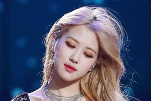 Rosé (BlackPink) bị cáo buộc đạo nhạc