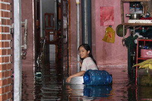 Đêm không ngủ ở 'rốn lũ' Lệ Thủy