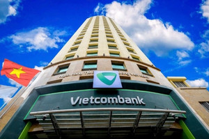 Vietcombank (VCB) tạm ngưng giao dịch với khách hàng chưa xác thực sinh trắc học