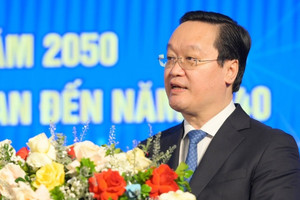 Chủ tịch UBND tỉnh Nghệ An Nguyễn Đức Trung được bầu giữ chức Bí thư Tỉnh ủy