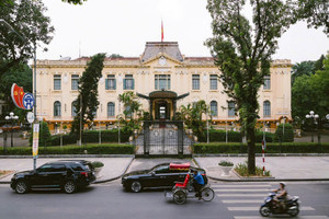 Tòa nhà hơn 100 tuổi, nơi Hồ Chủ tịch và Chính phủ làm việc lần đầu mở cửa tham quan, thu hút hàng nghìn du khách