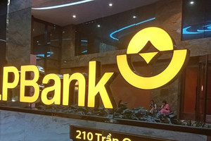 Cổ đông LPBank thông qua tờ trình chuyển trụ sở chính và đầu tư vào FPT