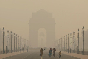 Ấn Độ 'báo động đỏ' về ô nhiễm không khí: Thủ đô chìm trong khói bụi, Taj Mahal ‘biến mất’ trong sương mù