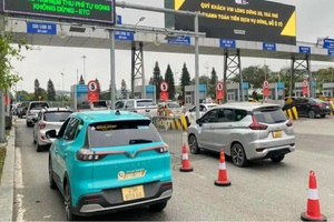 Từ ngày 21/11, Cảng Hàng không Quốc tế Nội Bài mở 3 làn thu phí không dừng