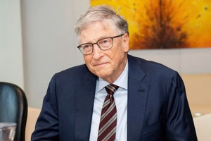 Elon Musk gây sốc khi tuyên bố Bill Gates sẽ phá sản