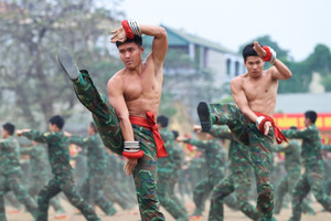 Đặc công tôi luyện những 'ngón đòn, tuyệt kỹ' phô diễn ở triển lãm quốc phòng