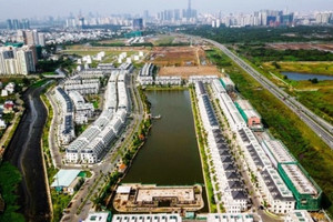 Chuyên gia mách nước đầu tư năm 2025: Lựa chọn bất động sản, trái phiếu, tiền kỹ thuật số thay vì chứng khoán?