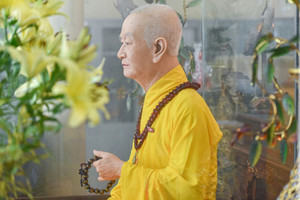 Việt Nam có pho tượng giống người thật đến nỗi từng bị yêu cầu kiểm tra hộ chiếu khi qua cửa khẩu, đang được 'bảo vệ' tại ngôi chùa hơn 600 tuổi
