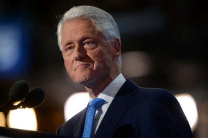 Cựu Tổng thống Mỹ Bill Clinton phải nhập viện điều trị