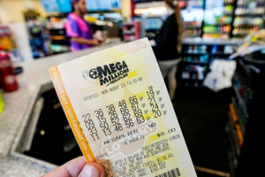 Ai sở hữu tấm vé số may mắn vừa trúng giải độc đắc 1,22 tỷ USD của Mega Millions?