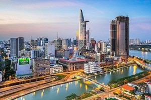 Việt Nam cần bao lâu để quy mô GDP vượt Singapore, Thái Lan và chạm mốc 1.000 tỷ USD?