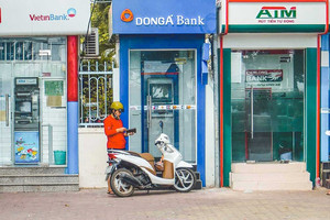 Cảnh báo thủ đoạn đánh cắp thông tin thẻ khi rút tiền ở máy ATM dịp cuối năm