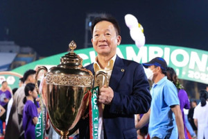 'Ông trùm làng bóng' thuê chuyên cơ sang Thái xem chung kết AFF Cup 2024, hứa thưởng 2 tỷ nếu tuyển Việt Nam vô địch là ai?