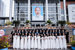 Ngôi trường chuyên có nhiều học sinh đỗ Harvard nhất Việt Nam, là 'lò' đào tạo hàng nghìn học sinh giỏi cấp quốc gia, quốc tế và nhân vật nổi tiếng