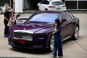 Chi tiết chiếc Rolls-Royce thuần điện của Madam Pang