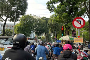 50 giao lộ đông đúc ở thành phố giàu nhất Việt Nam được rẽ phải khi đèn đỏ