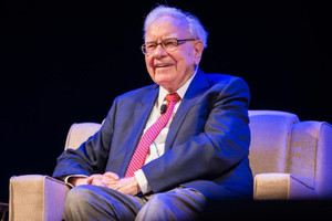 9 lời khuyên tài chính đắt giá từ tỷ phú Warren Buffett giúp bạn thay đổi cuộc đời, đặc biệt chú ý điều 2 và 4