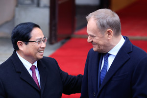 Thủ tướng Ba Lan Donald Tusk chủ trì lễ đón Thủ tướng Phạm Minh Chính