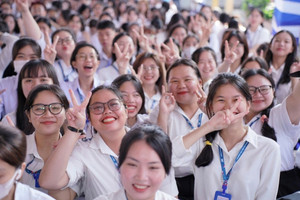 Hàng trăm sinh viên đại học sư phạm tại TP. HCM được nhận 127 triệu đồng vào tài khoản