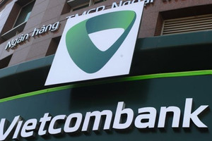 12 lãnh đạo chi nhánh Vietcombank sang Ngân hàng Xây dựng