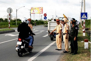 Đi sai làn đường có thể bị phạt lên đến 22 triệu đồng, tài xế đặc biệt lưu ý