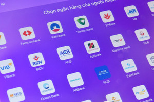 Gần Tết, app ngân hàng thi nhau bận 'bảo trì' đột xuất