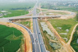 Đường nội đô và cao tốc cùng 'chuyển động'