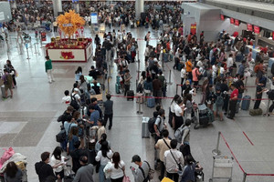 Sân bay Tân Sơn Nhất đón lượng khách kỷ lục ngày mùng 5 Tết