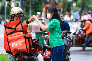 Người Việt ‘mạnh tay’ chi 870 tỷ đồng mỗi ngày cho mua sắm trực tuyến trên 5 sàn thương mại điện tử