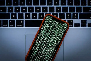 Hàng triệu iPhone có nguy cơ bị hacker chiếm quyền kiểm soát, Apple phát cảnh báo khẩn