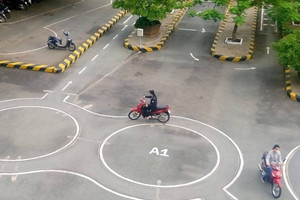 Miễn thi lý thuyết bằng lái xe máy đối với người đã có giấy phép lái xe ô tô