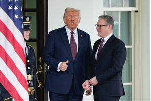 Thủ tướng Anh bác kêu gọi hủy lời mời Tổng thống Trump thăm cấp nhà nước