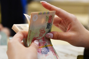 Điểm danh loạt ngân hàng giảm lãi suất huy động sau cuộc họp với NHNN