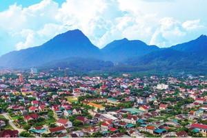 Dãy núi 99 đỉnh từng là cố đô từ thời ông nội của Vua Hùng, trở thành phế đô chỉ vì một con chim phượng bay đi