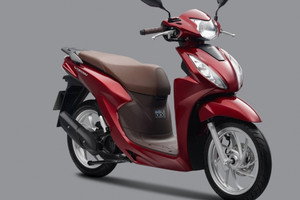 Giá Honda Vision chỉ còn hơn 31 triệu đồng, xe ga quốc dân đang đối mặt với 'thế lực' nào?