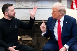 Ông Trump nêu lý do dừng viện trợ, tỷ lệ ủng hộ Tổng thống Ukraine tiếp tục tăng