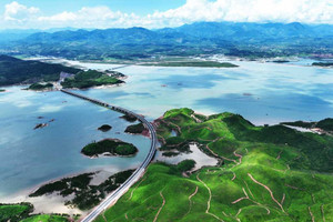 Tuyến cao tốc duy nhất của Việt Nam kết nối 3 sân bay quốc tế, 3 cửa khẩu quan trọng của miền Bắc: Sở hữu 35 cây cầu, được thi công trong hơn 500 ngày