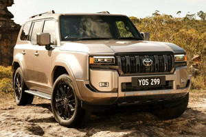 Prado 2025 bị Ford 'đá xoáy', Toyota phản pháo cực gắt