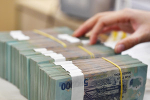 Lãi suất ngân hàng hôm nay 4/4/2025: Thêm nhà băng đảo chiều lãi suất