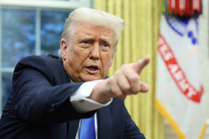 Trung Quốc áp thuế 34%, ông Trump thẳng thừng: ‘Họ đang hoảng loạn’