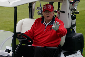 Ông Trump nhận ‘mưa chỉ trích' sau khi khoe thắng giải golf giữa lúc cả thế giới 'quay cuồng' vì mình