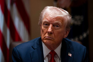 Ông Trump gọi Đại học Harvard là “trò đùa”, đe dọa tước quyền miễn thuế và cắt tài trợ liên bang