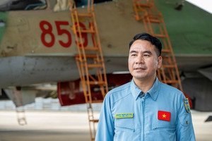 Phi công lái Su-30MK2 dẫn đầu đội hình ‘hổ mang chúa’ bay trên nóc Dinh Độc Lập trong lễ diễu binh 30/4 sắp tới: Mang hàm Đại tá, từng tham gia nhiều sự kiện quốc phòng quan trọng