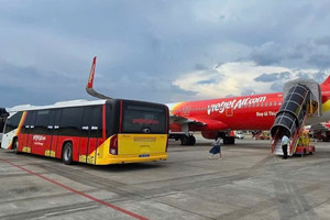 Cục Hàng không yêu cầu Vietjet bố trí đủ nhân viên phục vụ hành khách