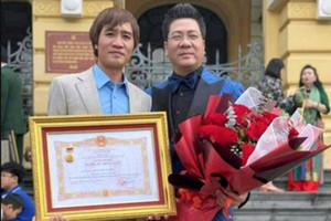 NSND là Tiến sĩ, Phó Giám đốc Nhạc viện, gia đình hiếm hoi có hai anh em trai đều là NSND