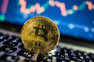 Bitcoin mất vị thế 'vàng kỹ thuật số': Bão thuế quan đang ép đồng tiền số này lột xác?